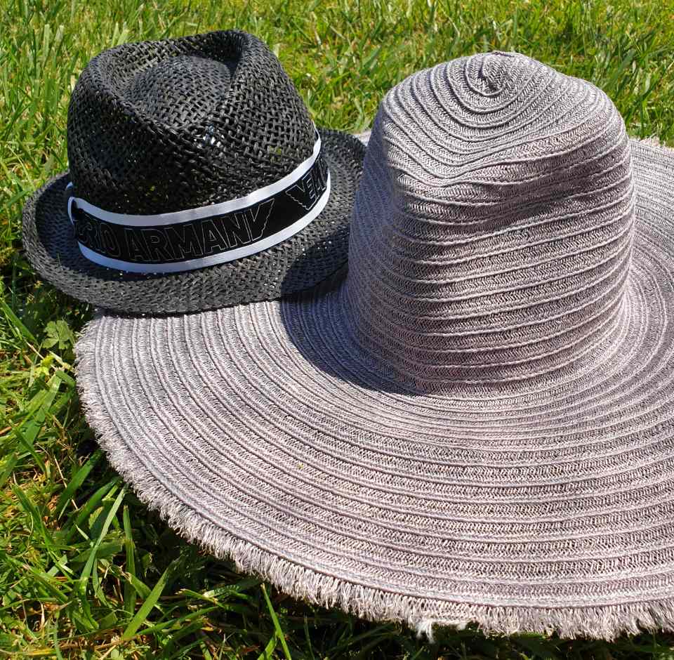 cosa mettere in valigia - cappello di paglia